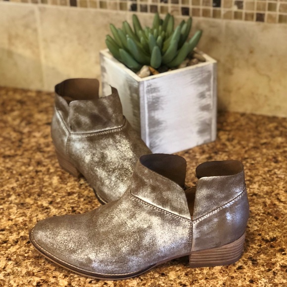 seychelles metallic booties